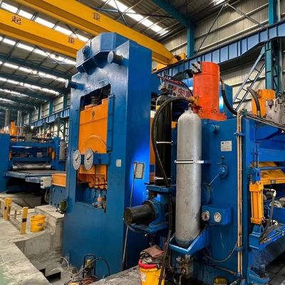 Macchina per tagliare le bobine di acciaio laminato a caldo da 10-25 mm per livellamento preciso e taglio incrocio