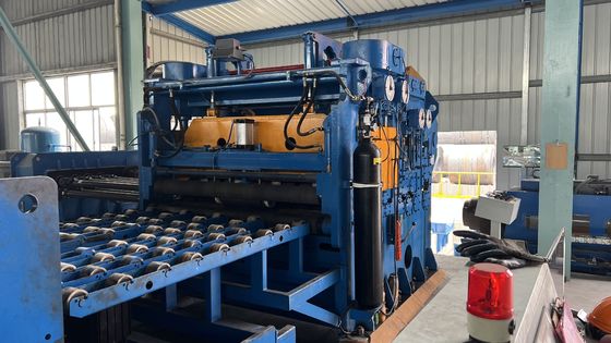 Macchina per tagliare le bobine di acciaio laminato a caldo da 10-25 mm per livellamento preciso e taglio incrocio