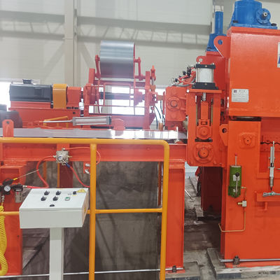 20-40 m/min Velocità di taglio 1550 mm Tela volante a rotolamento a freddo per taglio di bobine metalliche da 0,25 mm a 2,3 mm
