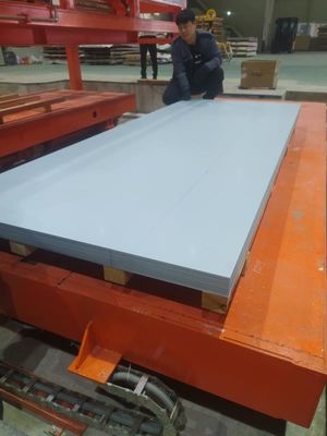 20-40 m/min Velocità di taglio 1550 mm Tela volante a rotolamento a freddo per taglio di bobine metalliche da 0,25 mm a 2,3 mm