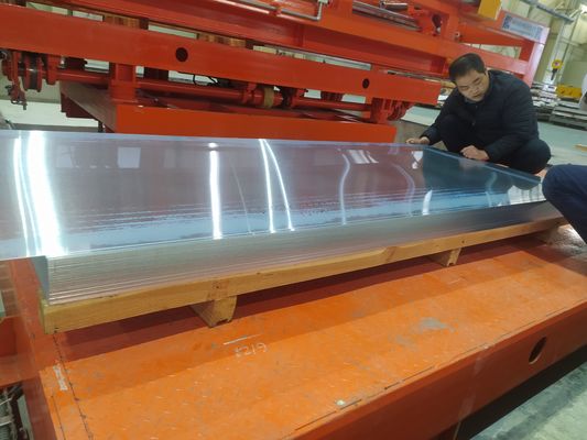 380V Voltage Cold Rolling Flying Shear Steel Coil Cutting Machine per il peso della bobina di 35T