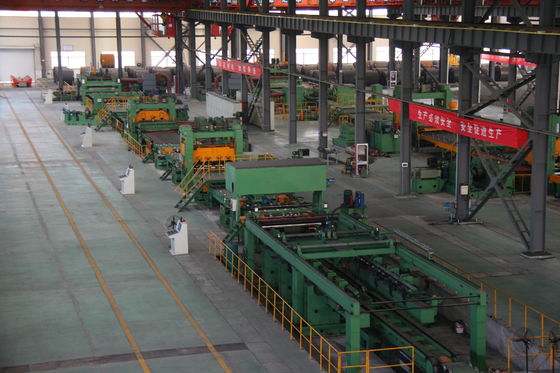 Linea di taglio trasversale mobile da 3 mm-12 mm-2000 mm per la decapaggio di bobine di acciaio laminate a caldo