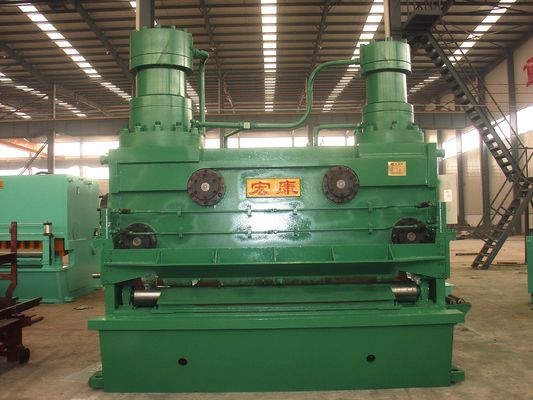 Linea di produzione di attrezzature per il taglio incrociato di bobine di acciaio con macchine da taglio a lunghezza fissa