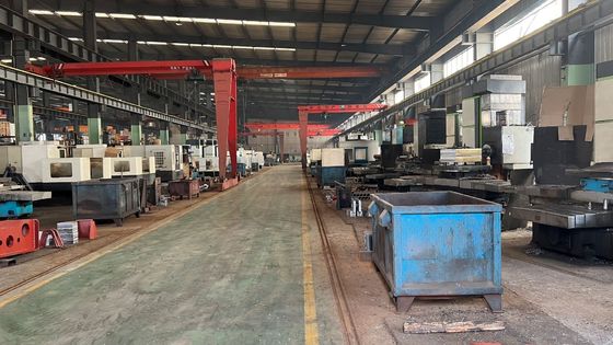 Livellatore di bobine di acciaio per appiattire e rimboccare lamiere metalliche nella produzione automobilistica