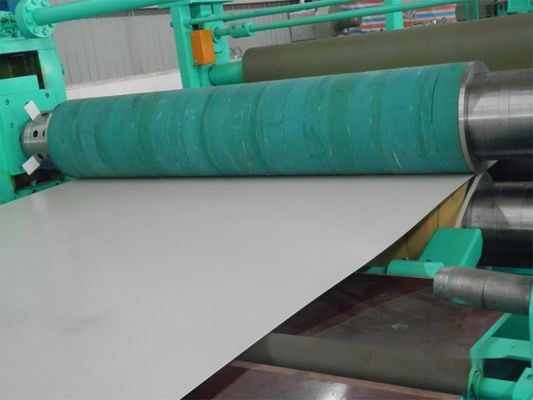 Video ispezione in uscita macchina di livellamento e ripiegamento di bobine di acciaio per lamiere metalliche