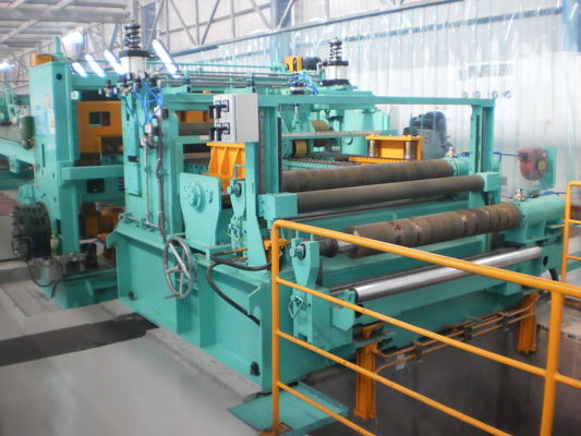 Video ispezione in uscita macchina di livellamento e ripiegamento di bobine di acciaio per lamiere metalliche