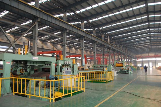 Linea di produzione per il livellamento e il riavvolgimento di bobine di acciaio per l'industria automobilistica 5000*3500*
