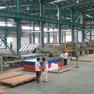 2 12 linee di taglio Metal Steel Coil Machine di taglio ad alta velocità linea di taglio longitudinale