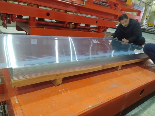 Macchina di taglio a lunghezza ad alta velocità ideale per spessore di materiale da 0,25-2,3 mm