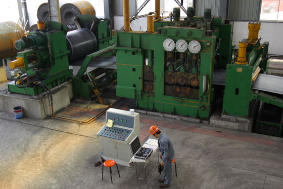 Livellatore di lamiere metalliche su larga scala con elevata produttività e capacità di 4000*2500*2500mm