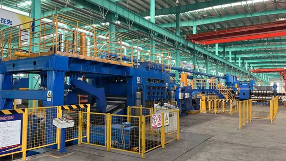 Linea di taglio di levigatura di bobina di acciaio inossidabile ad alta velocità spirale di stivaggio di levigatura 1 spessore del materiale di 6 mm