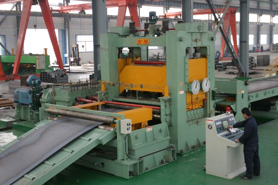 Linea di produzione di taglio orizzontale per la produzione di bobine di acciaio