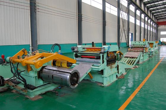 Linea di produzione di taglio orizzontale per la produzione di bobine di acciaio
