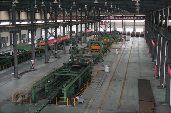 Linea di produzione di taglio orizzontale per la produzione di bobine di acciaio