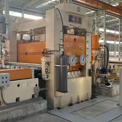Macchina di appiattimento ad alta produttività per l'allineamento e il taglio incrociato di lamiere di acciaio