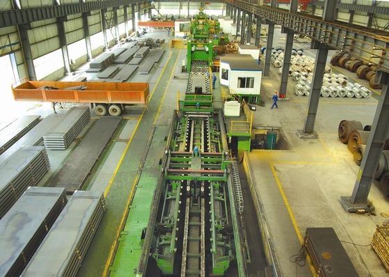 Macchine per la rasatura di lamiere di 4000*2500*2500 mm in impianto di produzione