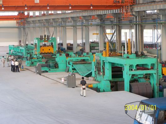 4000*2500*2500mm Linea di raddrizzamento e taglio della bobina per il taglio della bobina di acciaio