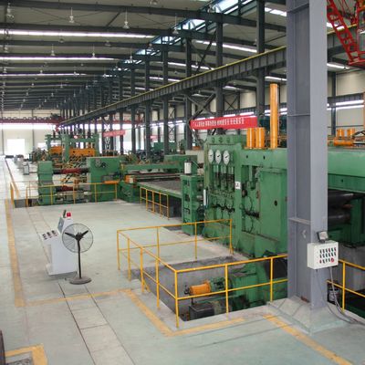 Lavori di costruzione Linea di produzione per lo scarico e il livellamento di bobine metalliche con controllo PLC
