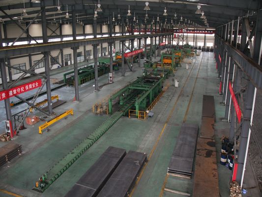 Lavori di costruzione Linea di produzione per lo scarico e il livellamento di bobine metalliche con controllo PLC
