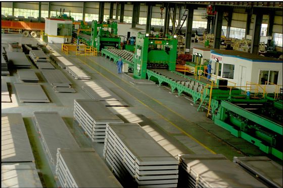 Velocità di taglio a linea di lunghezza per il livellamento e la rasatura della ripiegatura della lamiera a 0-25 m/min