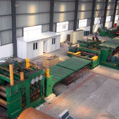 Linea di impiallacciamento per la levigatura della bobina d'acciaio e per il taglio in lunghezza dell'acciaio a rotolamento caldo