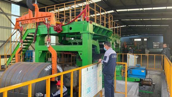 Linea di impiallacciamento per la levigatura della bobina d'acciaio e per il taglio in lunghezza dell'acciaio a rotolamento caldo