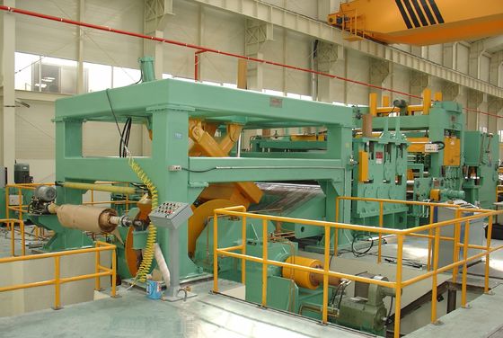 Linea di rasoio per la ripiegatura e il livellamento della lamiera di metallo con velocità di taglio da 0 a 30 m/min