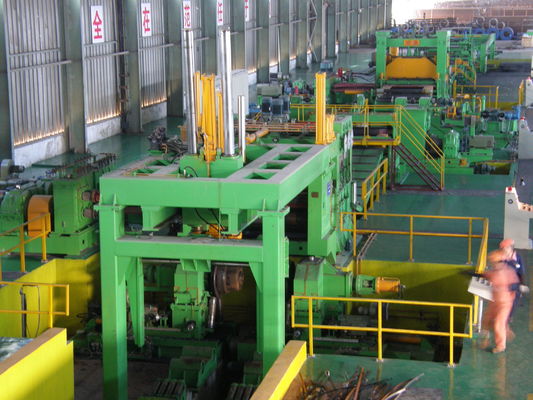 Linea di taglio automatico della bobina in acciaio controllata da PLC con sdraio di alimentazione
