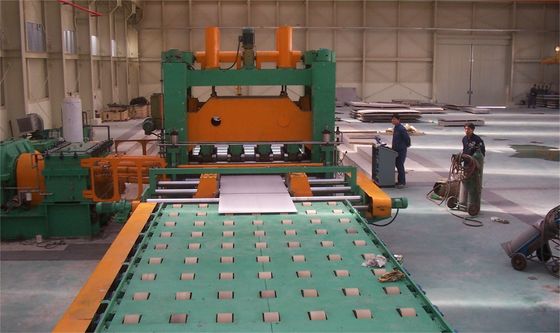 Linea di taglio in lunghezza per la produzione di scarpaggio di lamiera di metallo